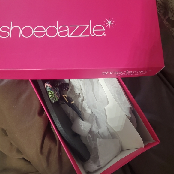 Sandals - Picture 3 of 3